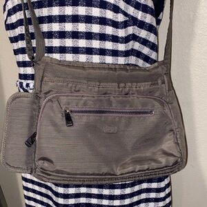 Lug Shimmy Infinty Collection *flawed*